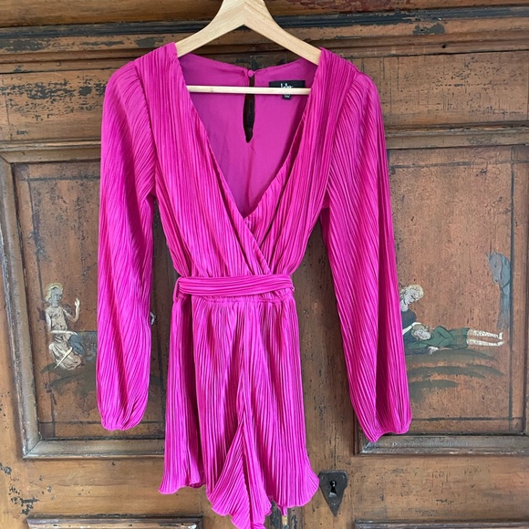 Lulu’s Plissed to Be Here Magenta Plisse Balloon Sleeve Romper - Picture 4 of 10